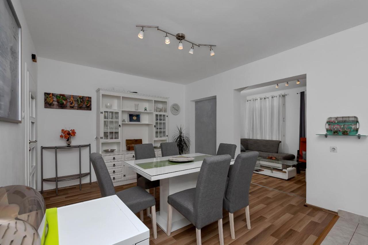Apartment Sabina Макарска Экстерьер фото