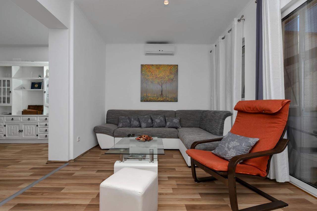Apartment Sabina Макарска Экстерьер фото