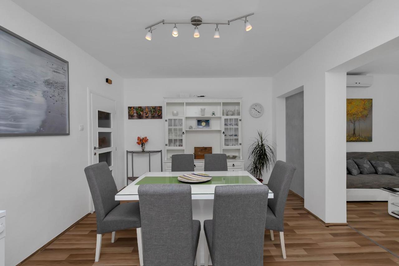 Apartment Sabina Макарска Экстерьер фото
